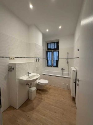 **Singles, Paare aufgepasst!! Schöne 2-Zimmer-Wohnung mit Altbaucharme**