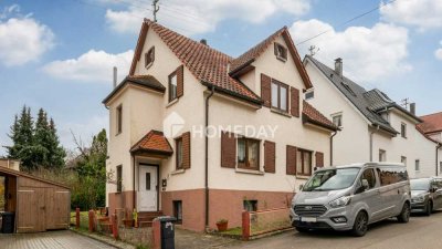 Vielseitiges Zweifamilienhaus in Winnenden: EBK, Kamine, Wintergarten, Terrasse und Garten inklusive