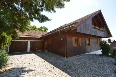 6-Zi.-Holz-EFH mit Südterrasse, Wintergarten, 2 Balkonen u. Blick ins Grüne in der Gmd. Lappersdorf