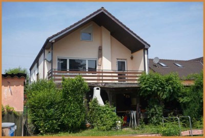 Doppelhaushälfte mit viel Potential auf tollem Grundstück in Altenheim - sofort bezugsfrei !