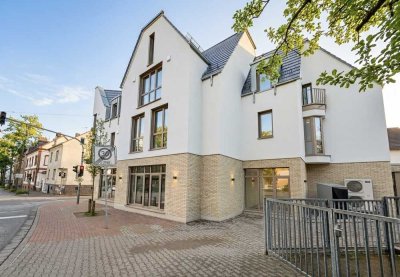 Erstbezug nach Sanierung: Großzügige 4-Zimmer-Wohnung mit Balkon und EBK!