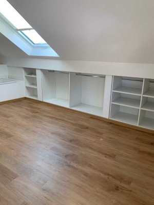 Moderne 2-Zimmer-Maisonette mit Einbauküche & Dachstudio-Schlafzimmer – 65 m² in zentraler Lage von