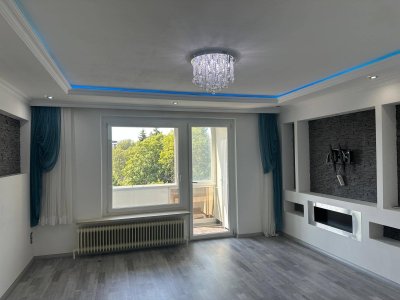 Freundliche 4-Zimmer-Wohnung mit Balkon und Einbauküche in Vöcklabruck