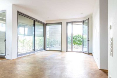 Wohnen auf dem BUGA-Gelände: Attraktive u. lichtdurchflutete 3-Zi.-Wohnung mit großer Terrasse im EG