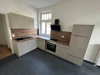 Große 2-Zimmer-Maisonette-Wohnung mit Einbauküche! Erstbezug nach Sanierung!