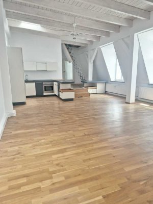 Mal was Besonderes & individuell: Schickes Loft-Wohnen -außergewöhnliche Wohnung / Göggingen