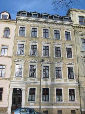 Moderne, individuelle, 4-Zimmer-Sonnenwohnung mit großer Dachterrasse mitten am Wilhelmsplatz!
