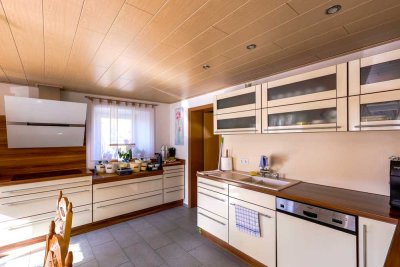 Talheim / TUT : Sonniges, komplett saniertes 3 - Familienhaus mit Garage, Garten, Terrasse u. v. m.