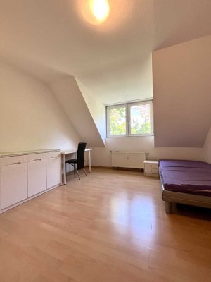 WG-ZIMMER DIREKT AM MARIENPLATZ  | TOP LAGE & VERKEHRSANBINGUNG