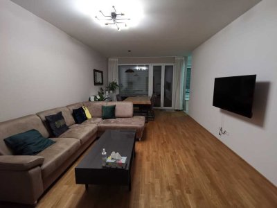 neuwertige voll möblierte 3-Zimmer-Wohnung mit Balkon und EBK in Neu Isenburg