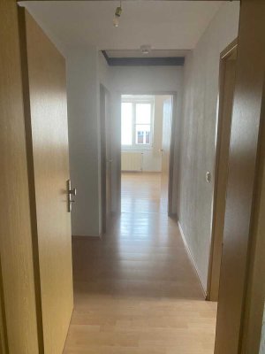 Helle, gemütliche 3 Raum Maisonette in ruhiger und doch zentraler Lage in Neustrelitz