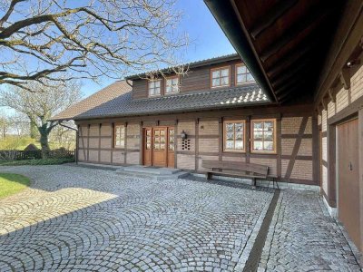 Großzügiges Einfamilienhaus mit Bauplatz