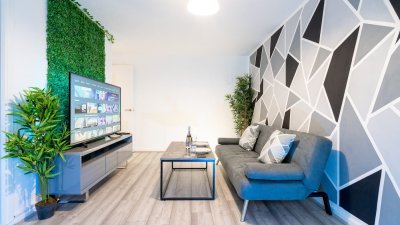 Minimalistische 1-Zimmer-Wohnung mit Balkon