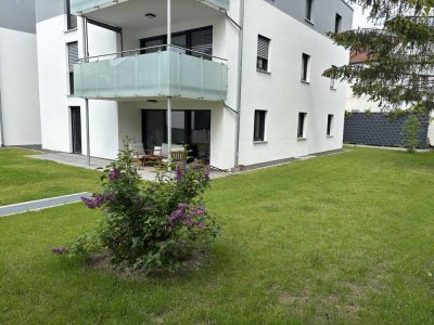 Geschmackvolle Neubau 4,5-Zimmer-EG mit EBK, Terasse, Garten