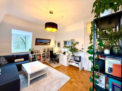 Charmante Altbau-Dachgeschosswohnung im Herzen der Augsburger Innenstadt