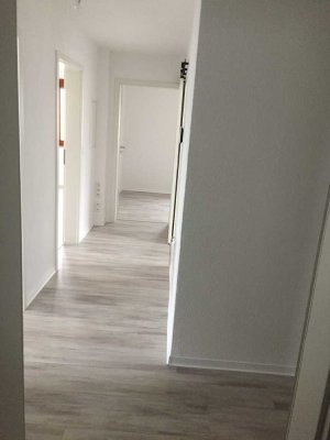 Erstbezug - Schöne 3-Zimmer Wohnung in Weinstadt mit Fußbodenheizung, Balkon,Terasse