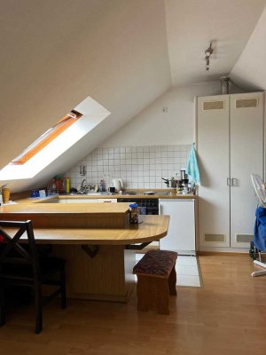 Charmantes 1-Zimmer- Dachgeschossapartment im Zentrum von Kaiserslautern