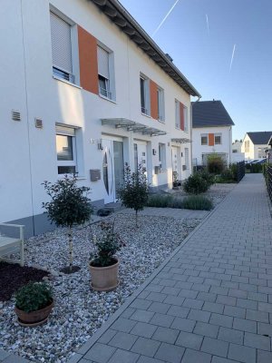 Reihenhaus  5 Z. & EBK mit Keller in Harheim, FFM,