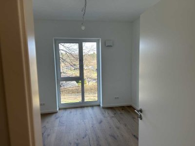 Neuwertige 3-Zi.-Wohnung mit EBK und Balkon