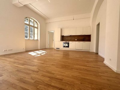 Attraktive Stadtwohnung in Halle: 4-Zimmer mit Balkon, EBK und 2 Bädern