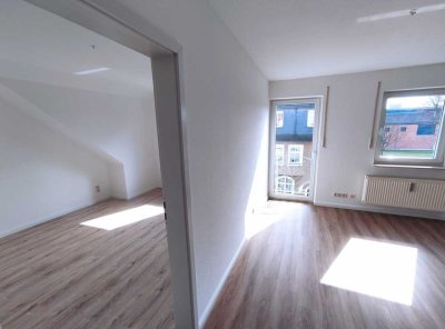 Schöne 45 m² 2-Raum-Wohnung - Tageslichtbad - EBK - Stellplatz