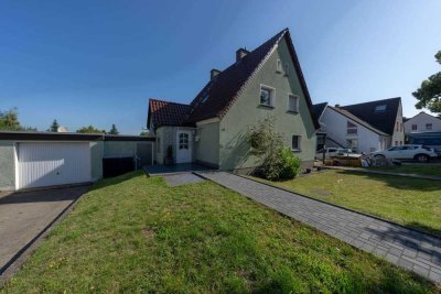 Renovierte Doppelhaushälfte mit Garten und Garage in zentrumsnaher Lage von Lünen