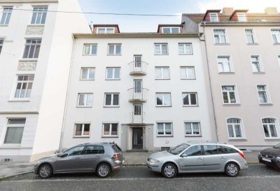 Frisch modernisierte 2-Zimmer-Wohnung mit Balkon in Geestemünde!