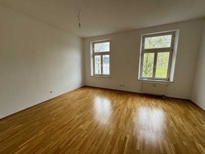 Freundliche 3-Zimmer-Wohnung mit gehobener Innenausstattung mit Balkon in Krefeld - Stadtmitte