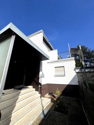 � Ruhig gelegenes Haus mit großem Balkon und besonderem Flair