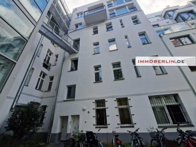 IMMOBERLIN.DE - Ersteinzug nach Sanierung: Sehr charmante Altbauwohnung mit Südbalkon & Lift
