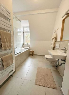 � Neu! Großzügige 2-Raum-Wohnung mit neuer Einbauküche I Tageslichtbad mit Wanne I Abstellraum
