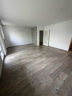 1 Zimmer Wohnung in Top Lage mit Garten