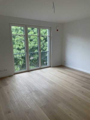 *** NEU - Exklusive 6-Zimmer-Wohnung mit Fahrstuhl und TG in den HH-Elbvororten ***