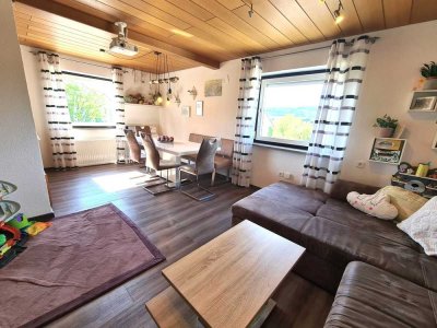 Große DHH mit 2 Wohnungen auf ca. 193 m² Wfl.  in ruhiger Siedlungslage von Westhausen