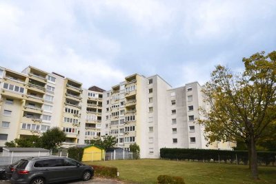 Gepflegte 2-Zimmer-Wohnung mit Loggia und Stellplatz!