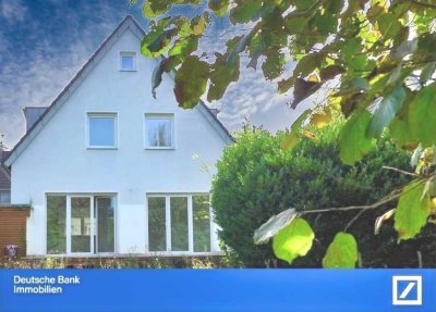 Gelegenheit in Brühl-Kierberg: freistehend, modernisiert, großes Grundstück, Garage
