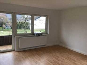 Erdgeschoss-Wohnung mit Balkon und modernem Badezimmer