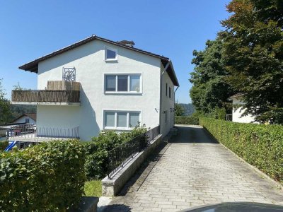 Elegante, hell u. großzügige neusanierte Wohnung