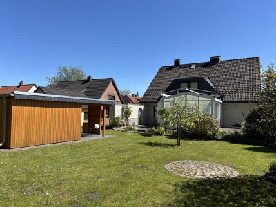 Ein- bis Zweifamilienhaus mit großem Wintergarten und Vollkeller an der Grenze zu Schwanewede