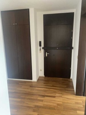 Sonnige 2-Zimmer Wohnung mit Balkon in Sachsenhausen-Nord