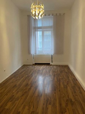Große Wohnung, bestehend aus 2 Wohnungen übereinander, viele Möglichkeiten
