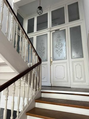 Stilvolle Altbauwohnung mit 3,40 m hohen Decken & Designküche im Herzen von Baden-Baden