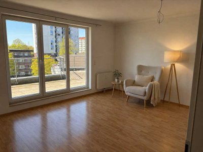 2 Zimmern Dachgeschosswohnung mit 23,5 qm Dachterrasse von privat