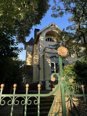 Bochum-Linden: 3-Zi.-DG in Denkmalvilla, 63 m², EBK – bezugsfrei ab 01.10. - hell & ruhig