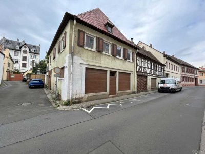 Denkmalhaus mit angebautem Abrissobjekt – sanierungsbedürftiges Ensemble in Monsheim