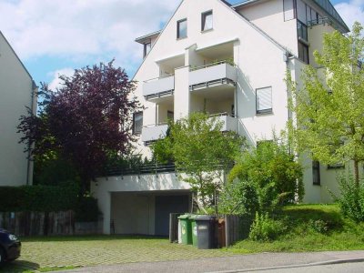 Helle 3,5-Zimmer Wohnung mit Terrasse, Balkon und Hobbyraum in Stuttgart-Stammheim