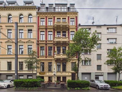 3-Zimmer Altbauwohnung mit zwei Balkon