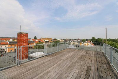 Penthouse am Clara-Zetkin-Park mit Dachterrasse, Stellplatz und Lift, befristete Vermietung