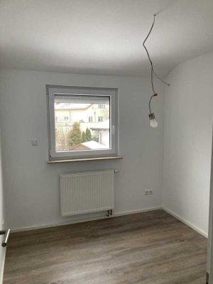 sonnige 3 Zimmer Wohnung saniert sehr ruhig gelegen