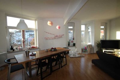 Wunderschöne Altbau-Wohnung am Weißekreuzplatz